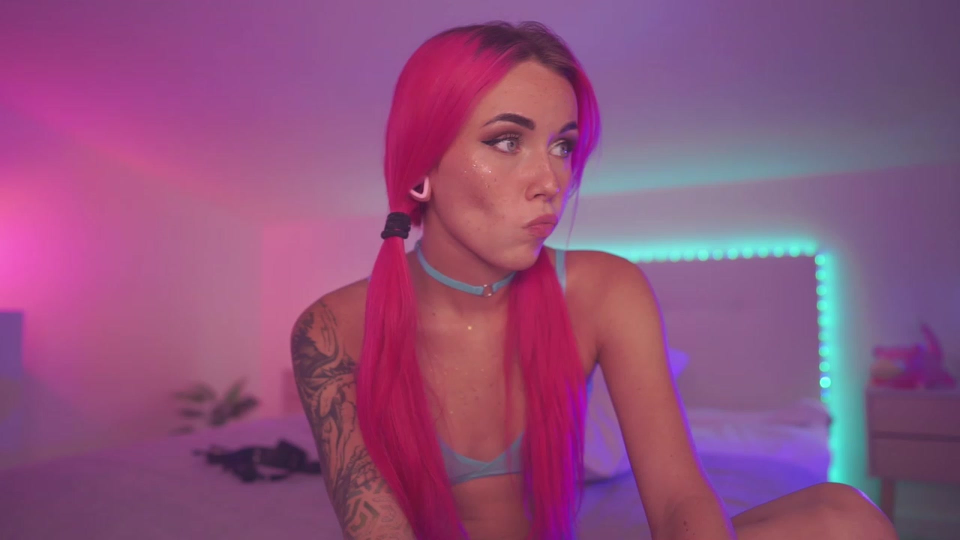 Sarah_Pink video thumbnail