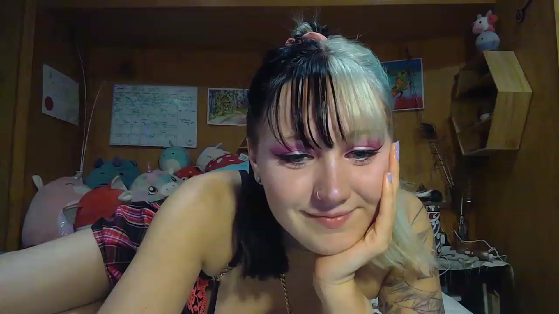 kikiviolet video thumbnail