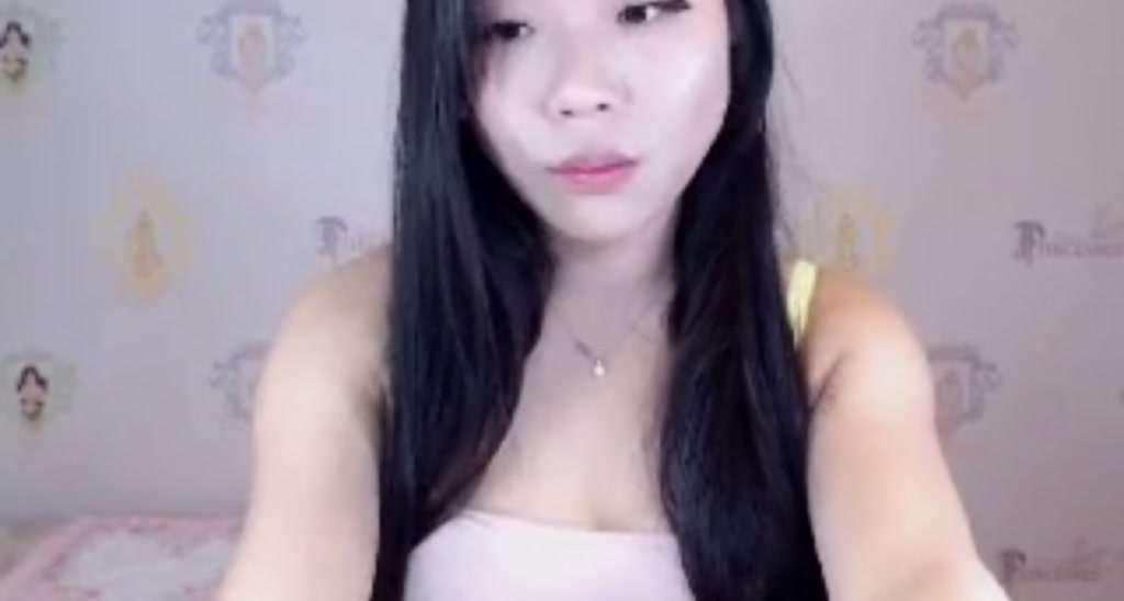 LeenaQ video thumbnail