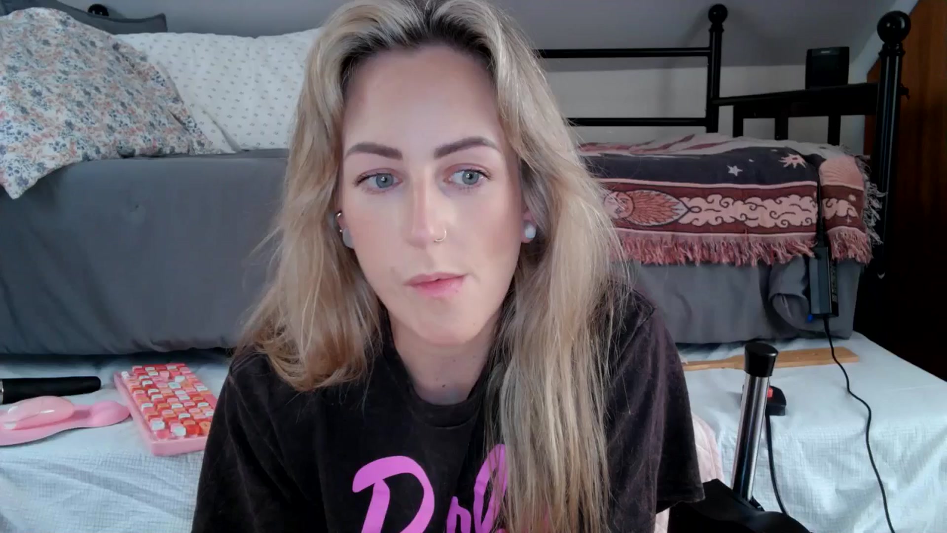 Lena_bee video thumbnail