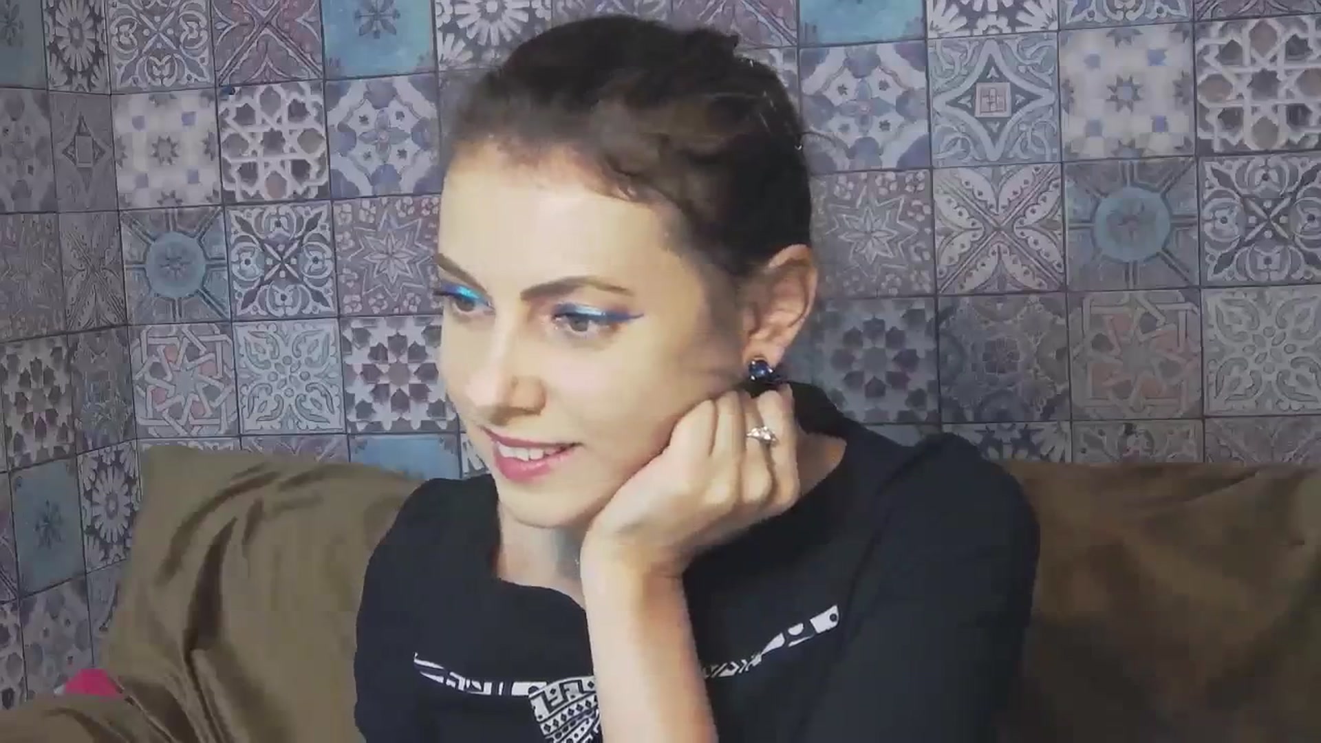 MissAracely video thumbnail