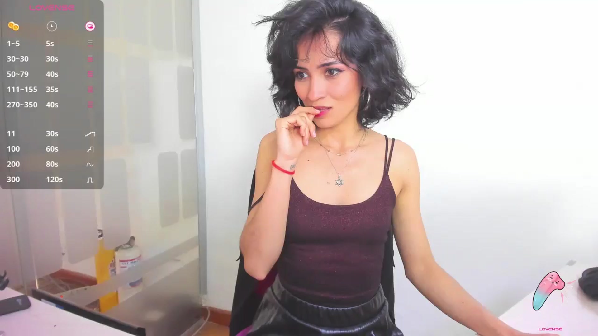 HannaClohes video thumbnail