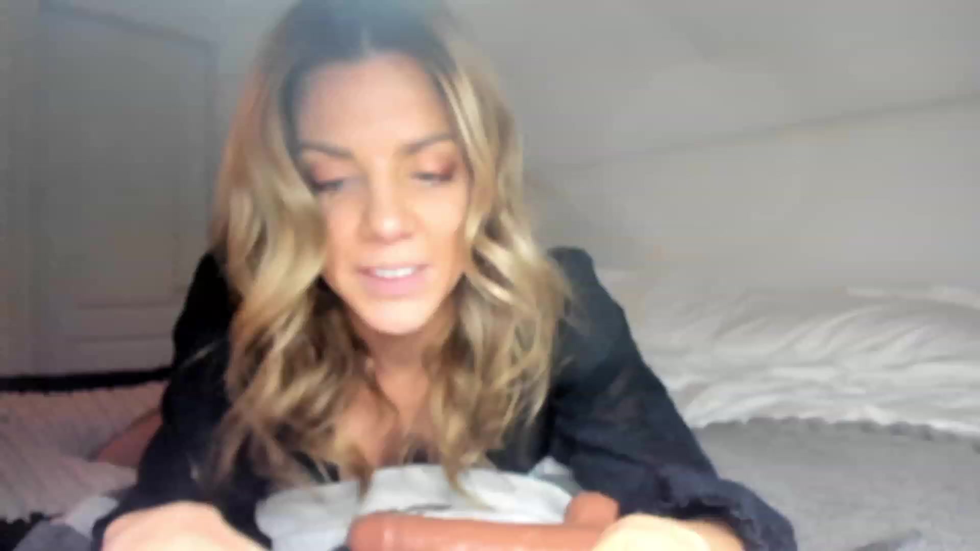 Auvrielle video thumbnail