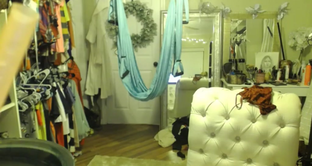 Skye_Evans_ video thumbnail