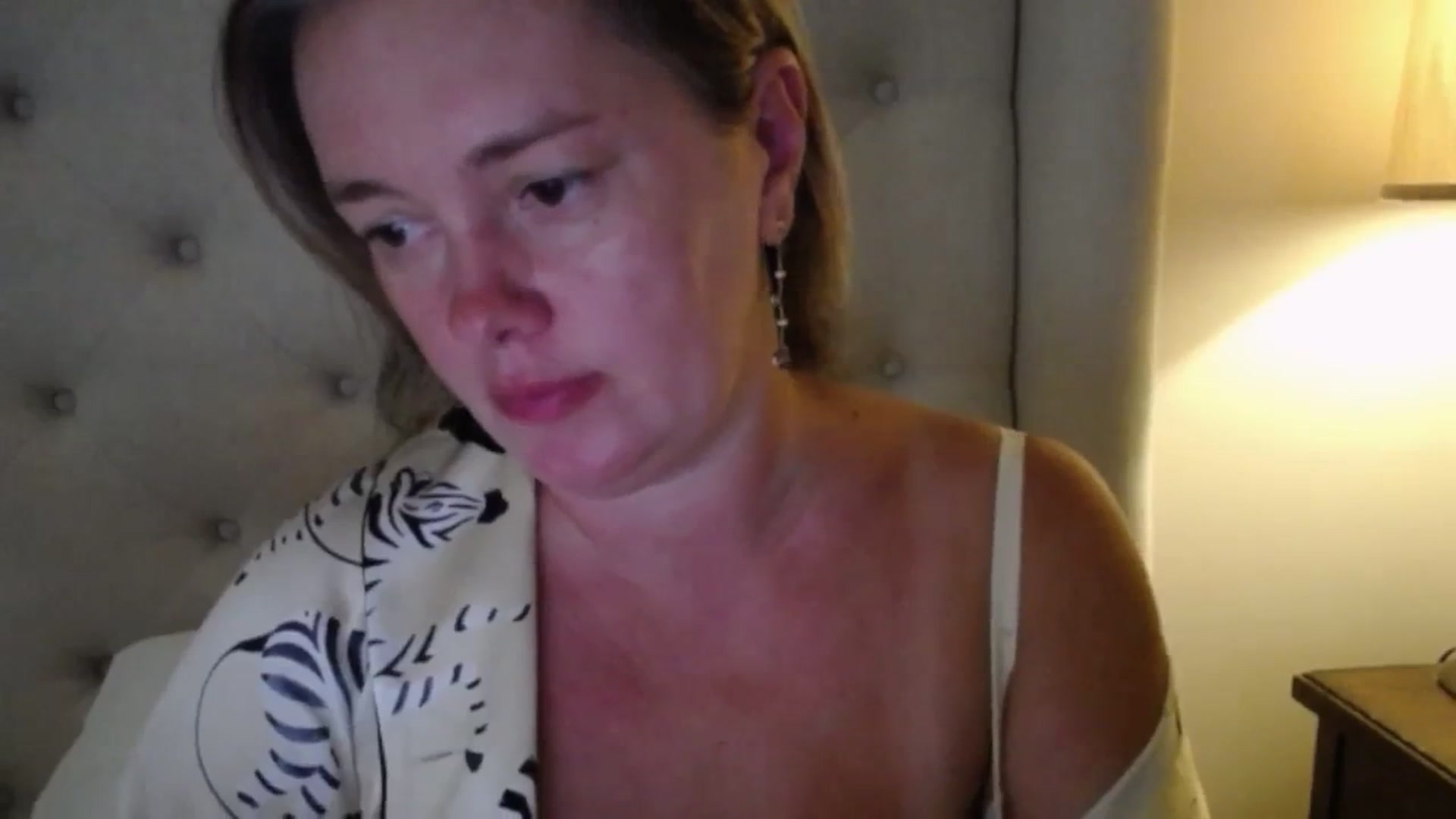 J0llye video thumbnail