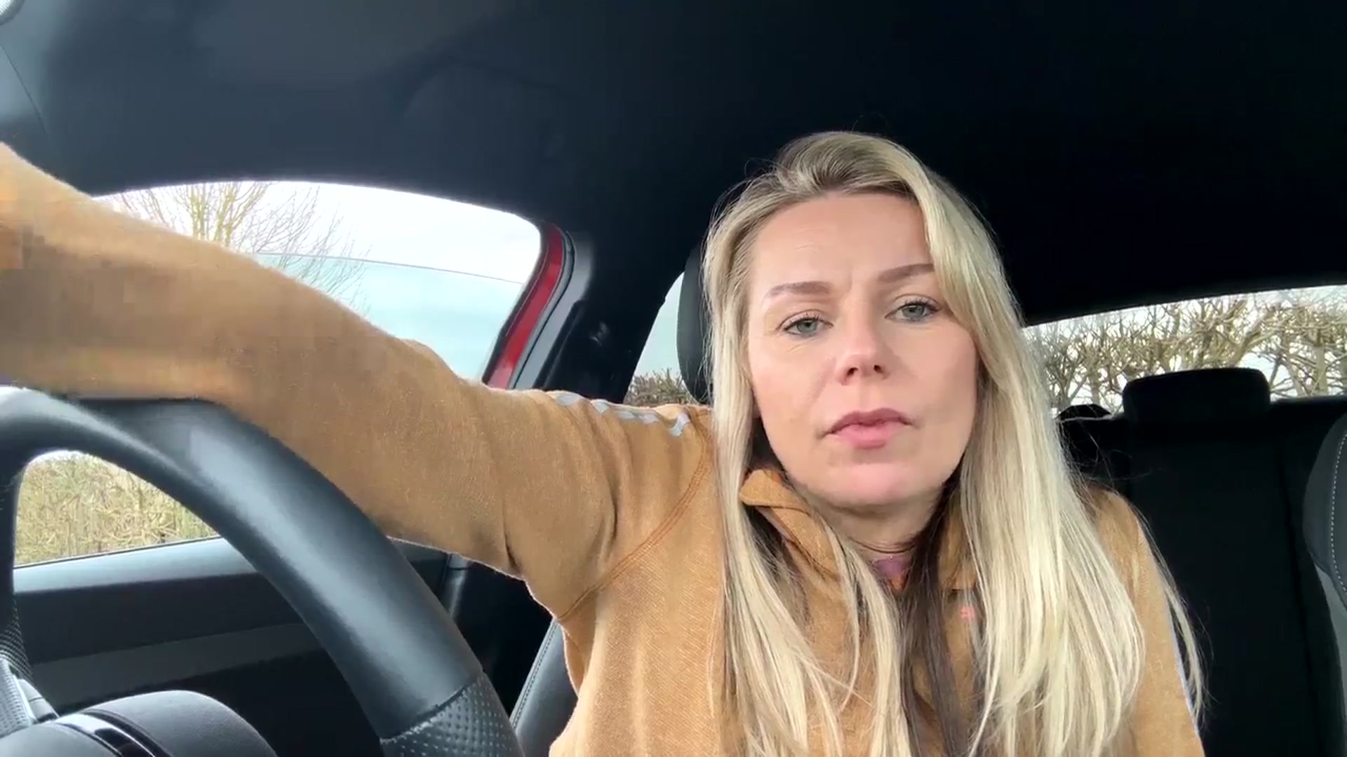 Little_L video thumbnail