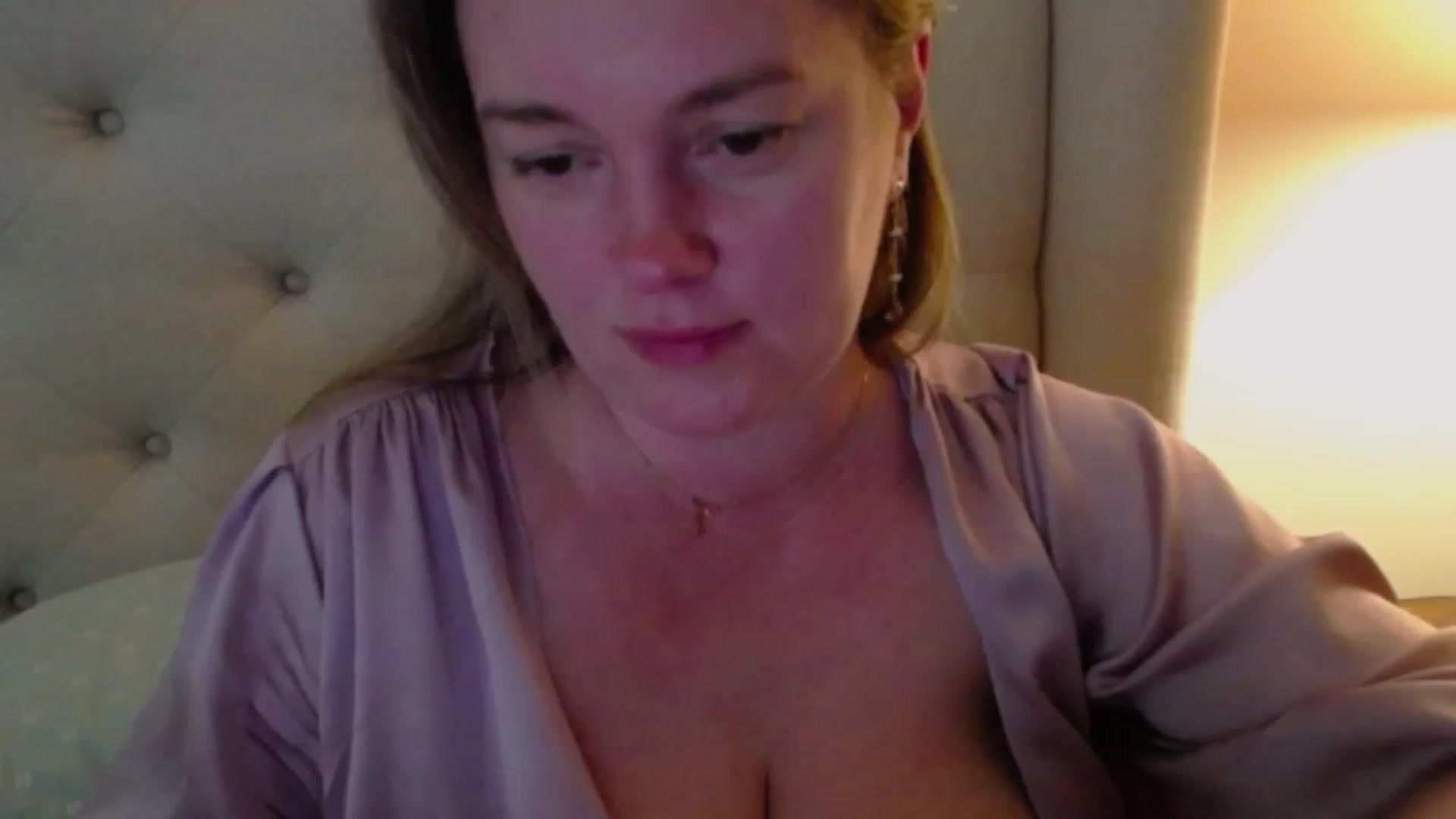 J0llye video thumbnail