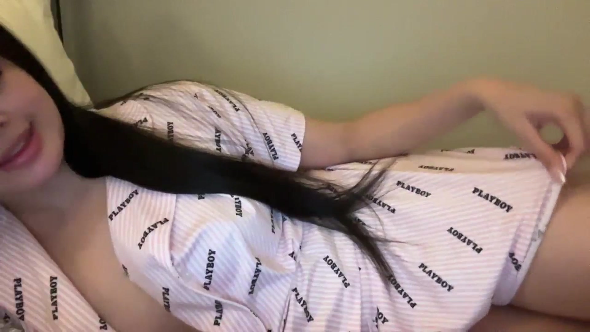 MsAkira video thumbnail