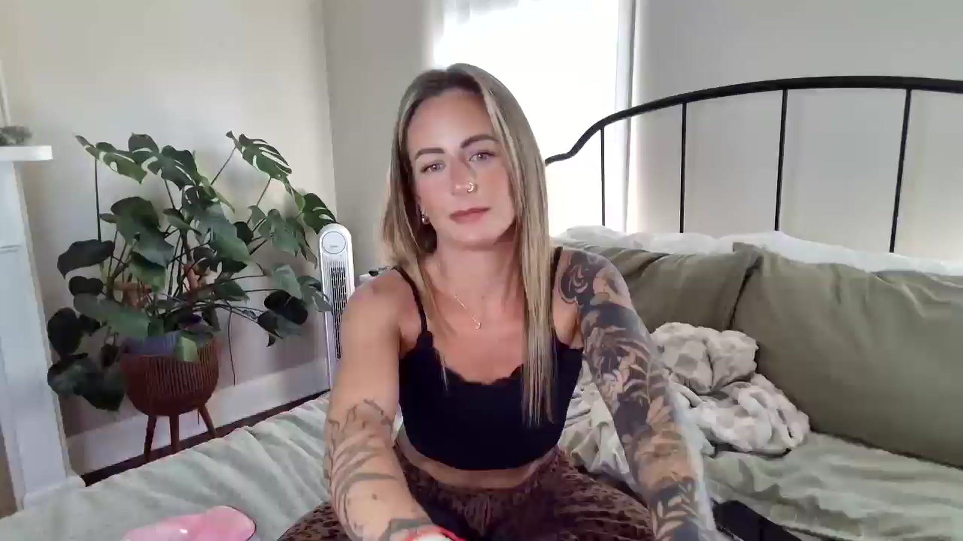 Lena_bee video thumbnail