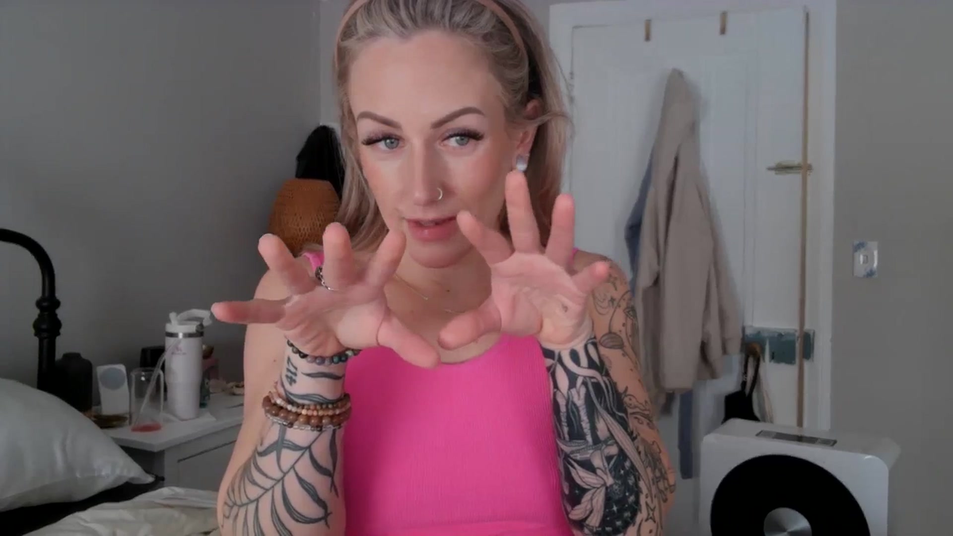 Lena_bee video thumbnail