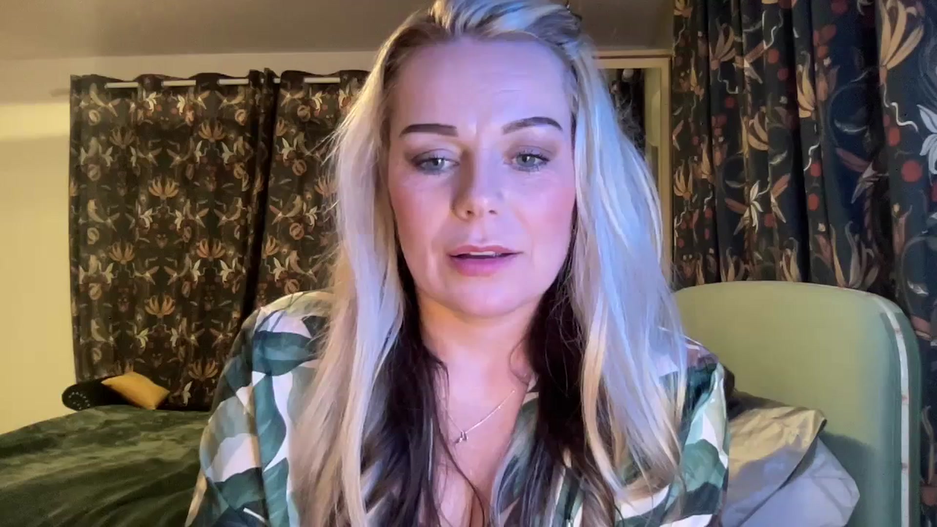 LaraLaughs video thumbnail
