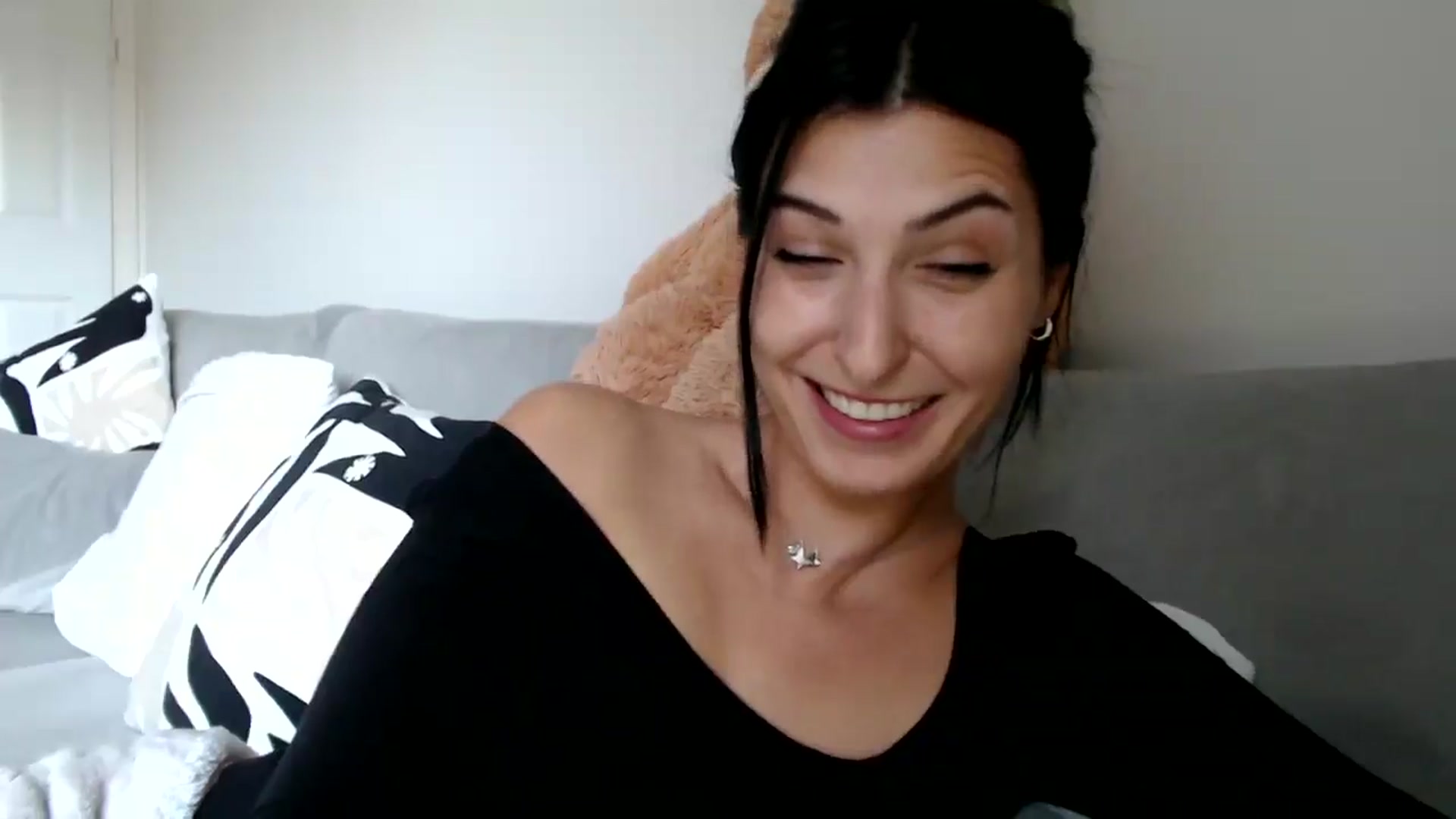 Yara_77 video thumbnail