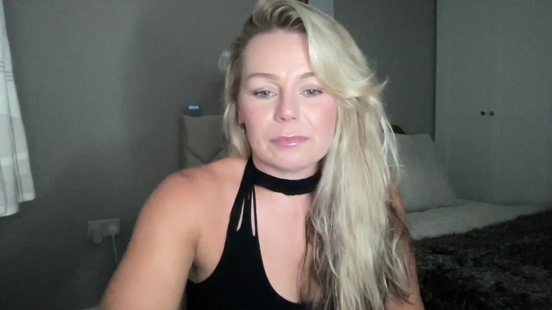 Little_L video thumbnail