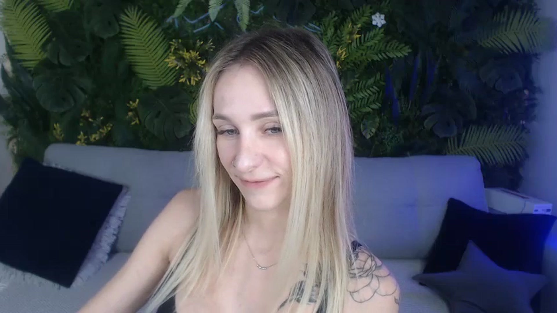 Horny_Blond video thumbnail