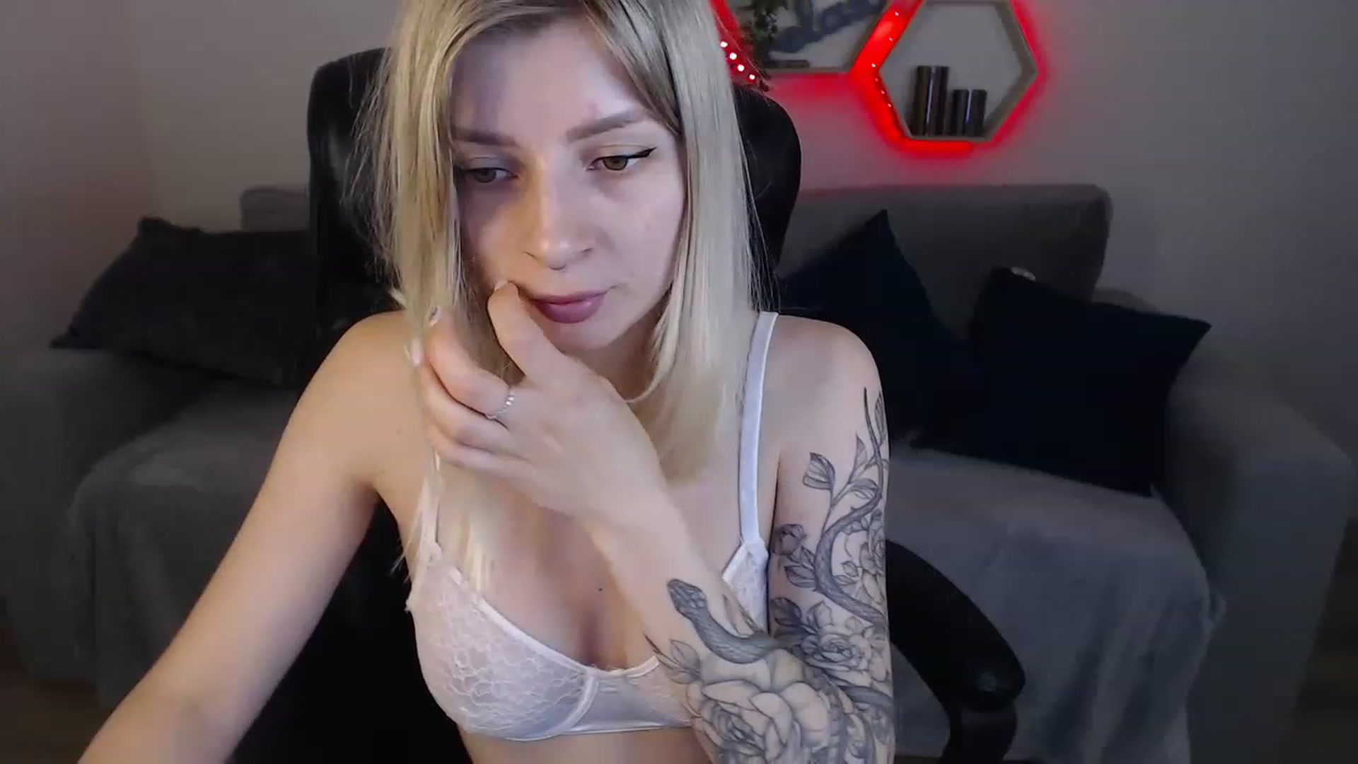 NanaFox video thumbnail