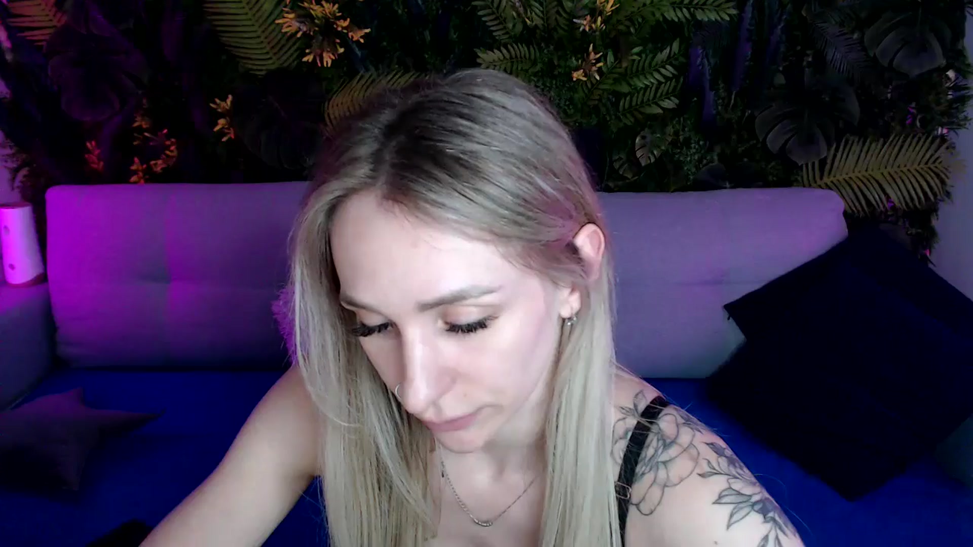 Horny_Blond video thumbnail