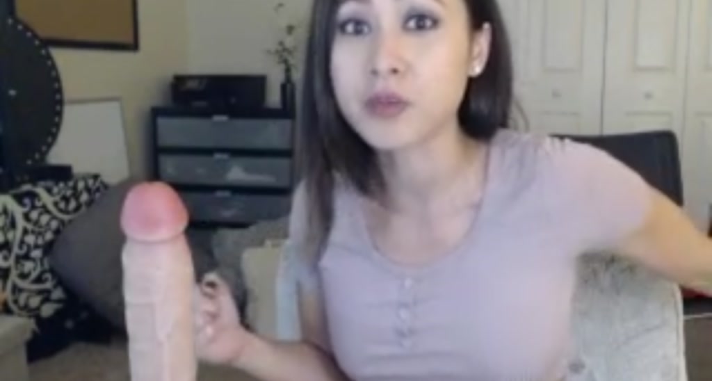 Downloads video thumbnail