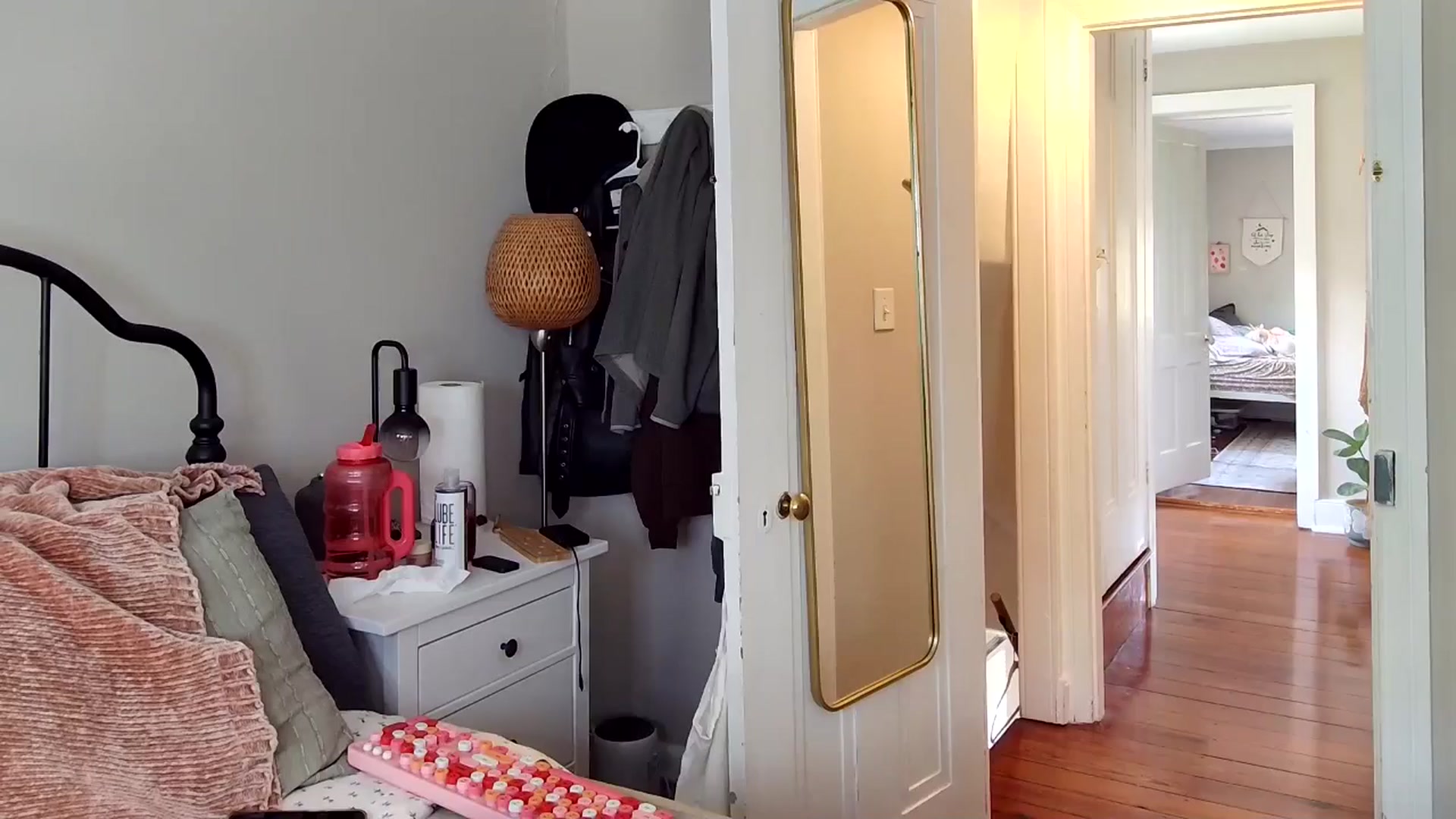 Lena_bee video thumbnail