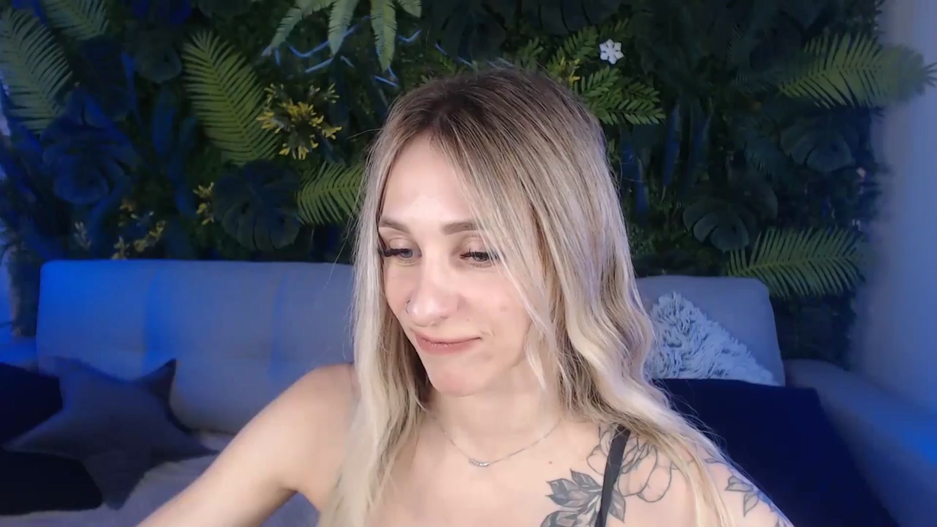 Horny_Blond video thumbnail