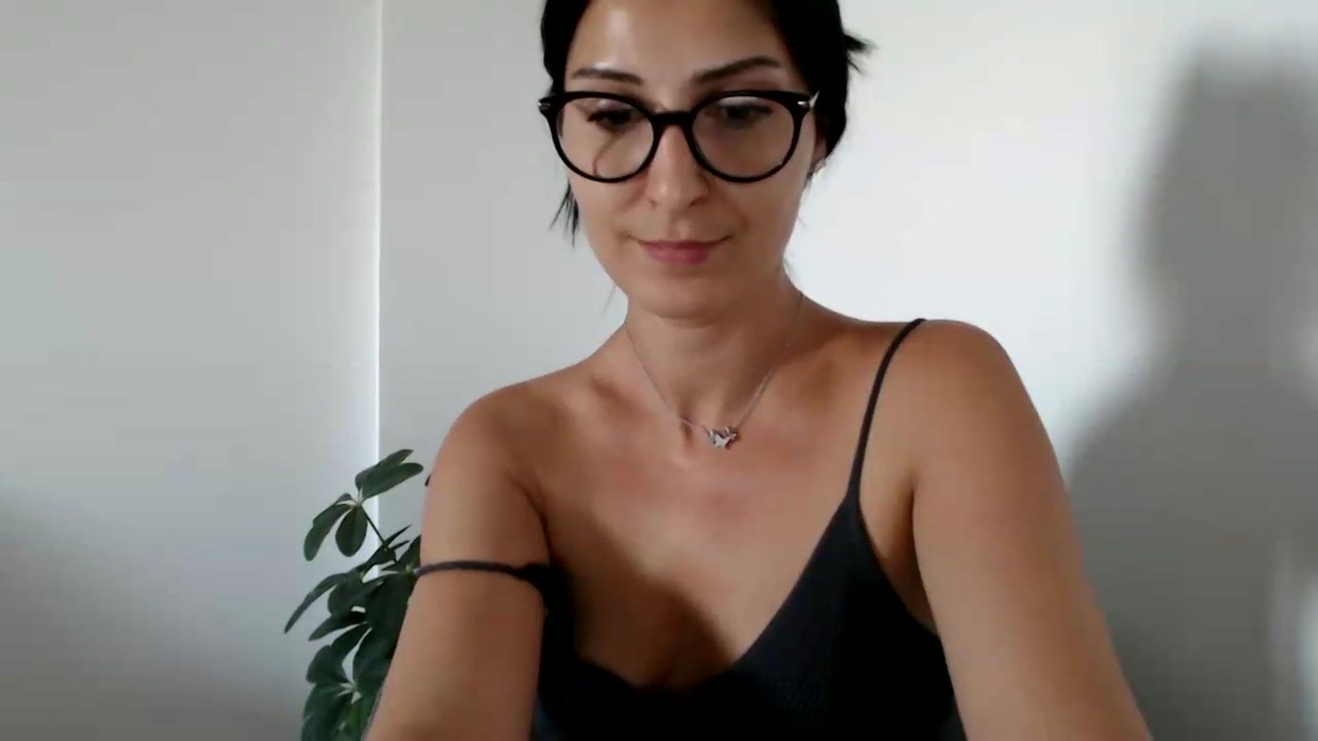 ReyInna video thumbnail
