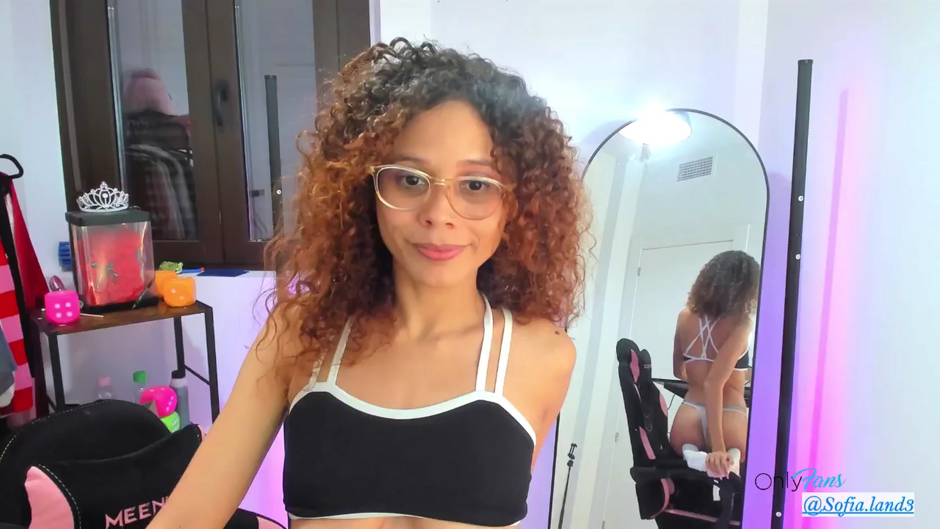 pamela_land video thumbnail