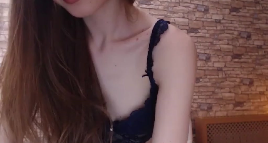 HoneySue video thumbnail
