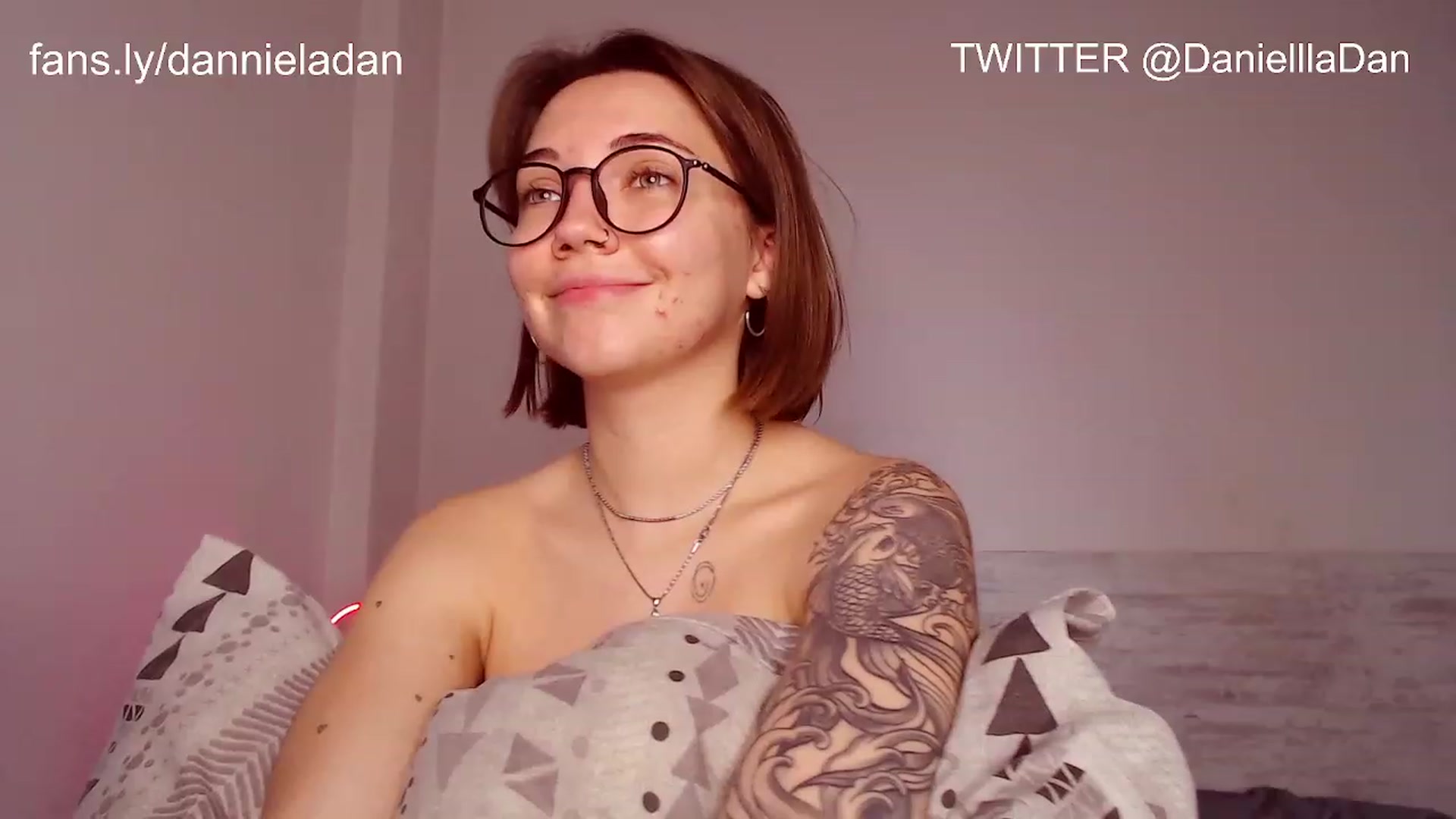 Danielladan video thumbnail