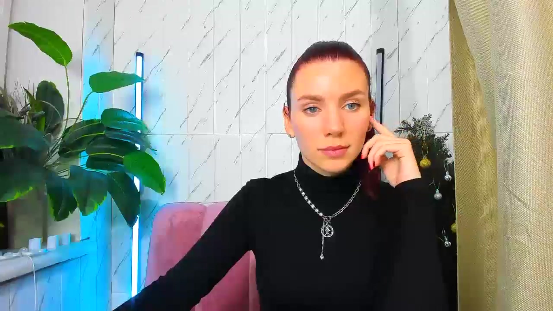 MiaLuxe video thumbnail