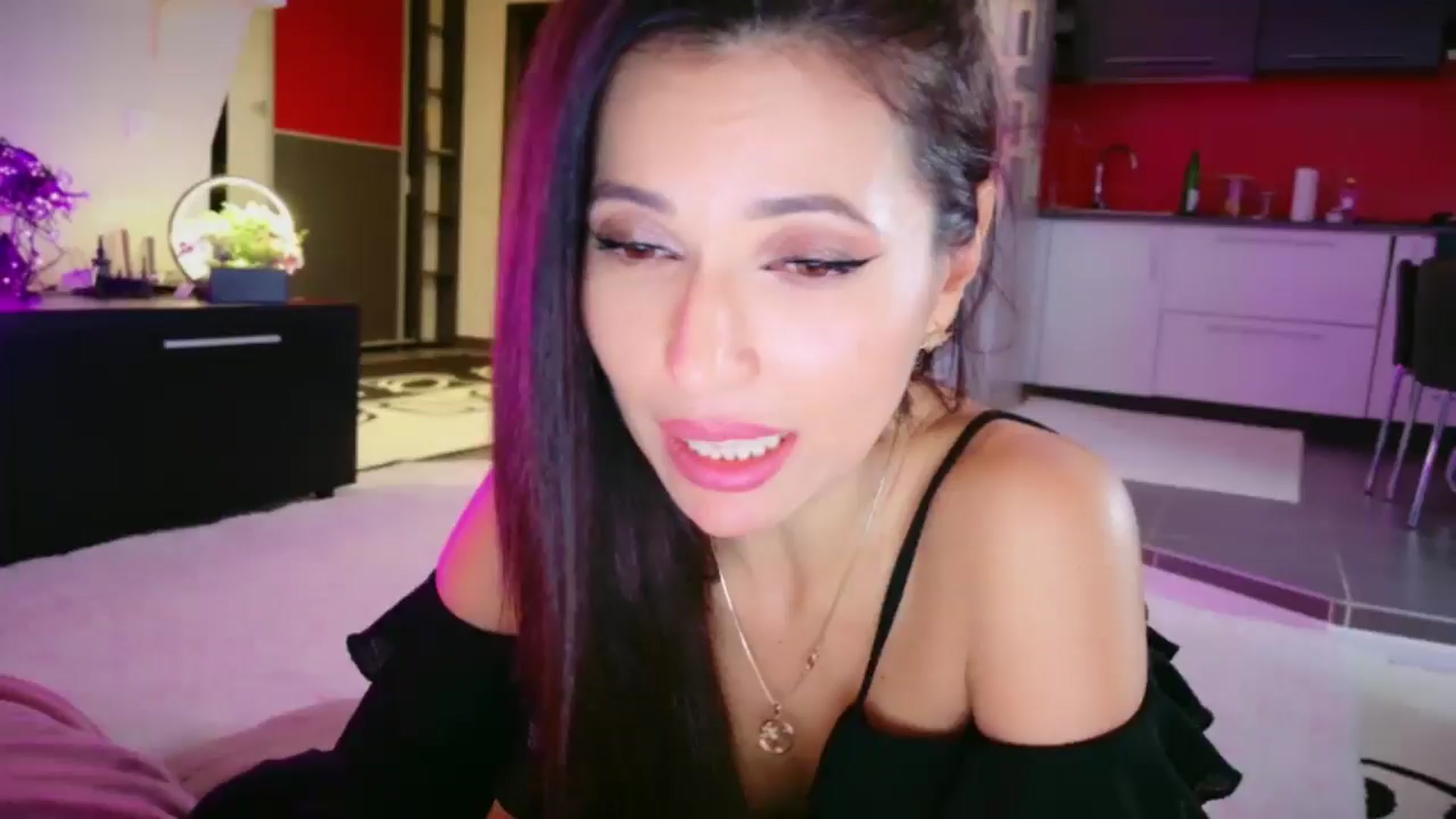 SmileyTinaa video thumbnail