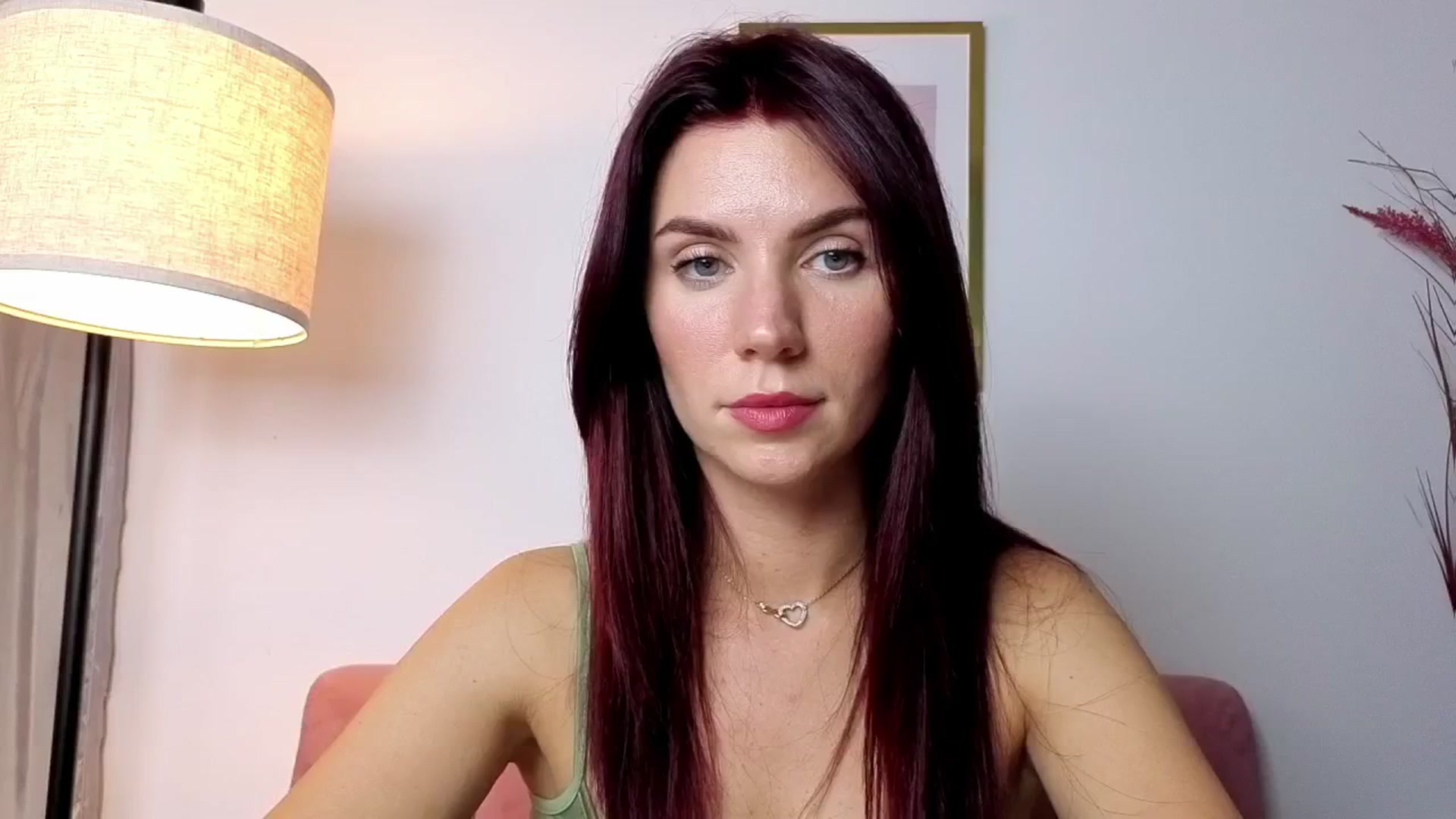 MiaLuxe video thumbnail