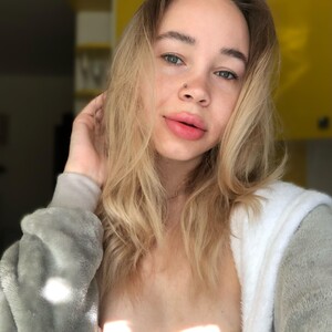 LadyyCaramel's Avatar