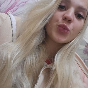 KellieNorton's Avatar