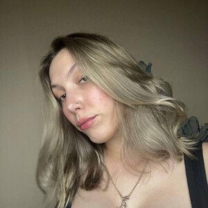 LexiLuna_'s Avatar