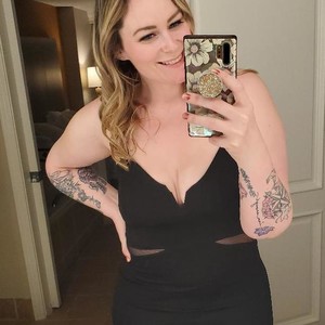 CurvyCutie21's Avatar