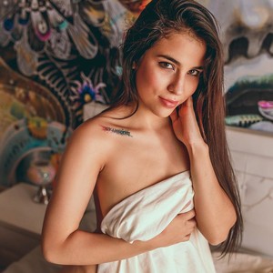 lolyy_18's Avatar