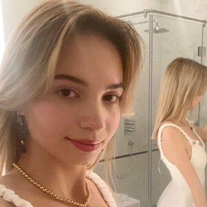 Sunny_Honeey's Avatar