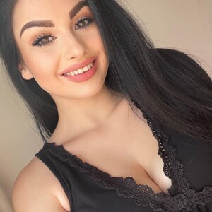 Hailee_Rain's Avatar