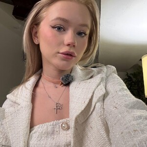AleksaLore's Avatar
