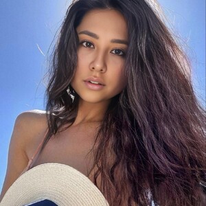 SabinaLark's Avatar