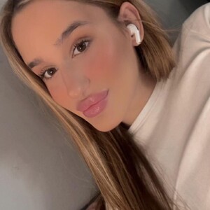 Nikole18's Avatar