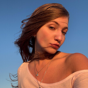 Elizabethhh's Avatar