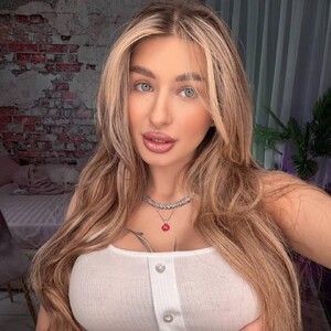 AvaShay's Avatar
