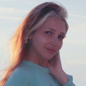 Anna_Lee95's Avatar