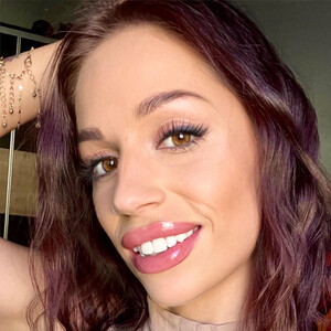 Ella_Jones1's Avatar