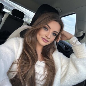 DinaLennox's Avatar