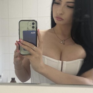 NextDoorLilly's Avatar