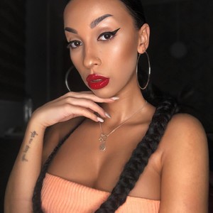 TinaHotMom's Avatar